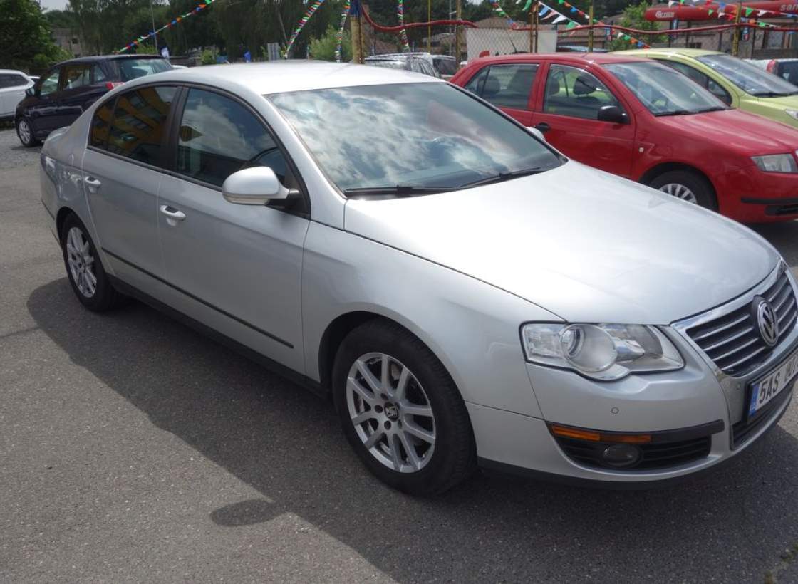 Volkswagen - Passat