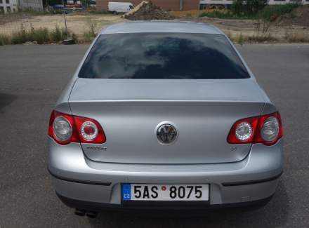 Volkswagen - Passat