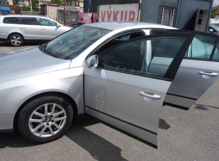 Volkswagen - Passat