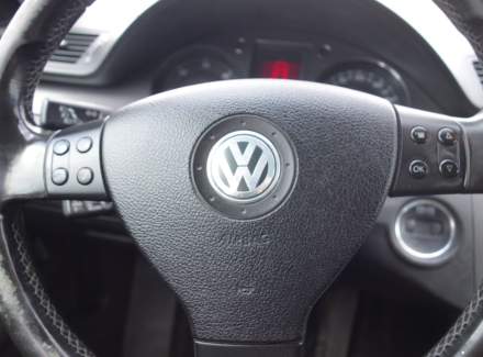 Volkswagen - Passat