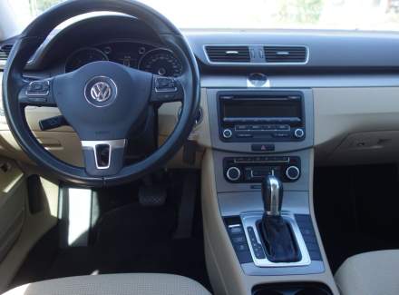 Volkswagen - Passat