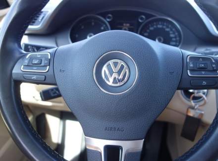 Volkswagen - Passat