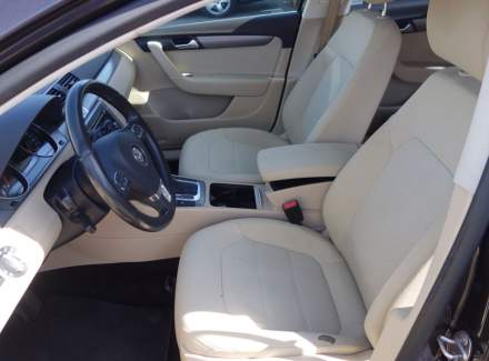 Volkswagen - Passat