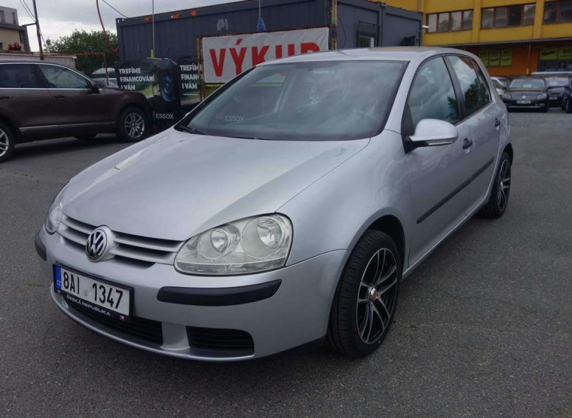 Volkswagen - Golf