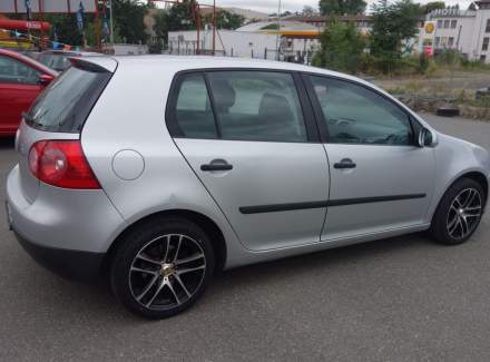 Volkswagen - Golf