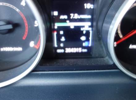 Mitsubishi - Outlander