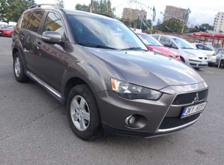Mitsubishi - Outlander