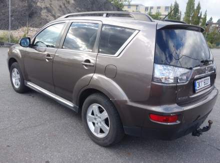Mitsubishi - Outlander
