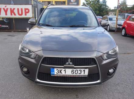 Mitsubishi - Outlander