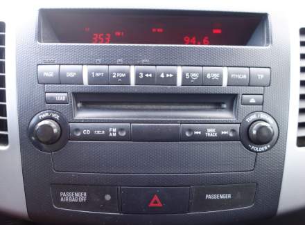 Mitsubishi - Outlander