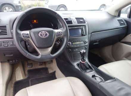 Toyota - Avensis