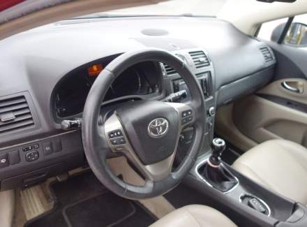 Toyota - Avensis