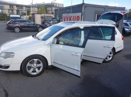 Volkswagen - Passat