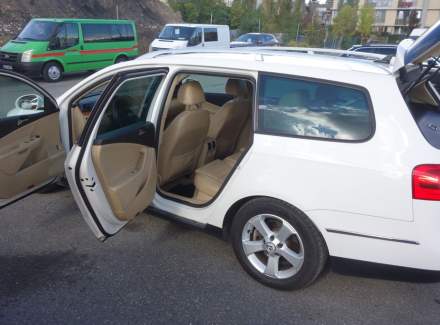 Volkswagen - Passat