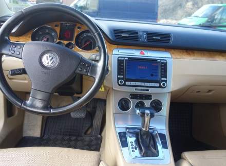 Volkswagen - Passat