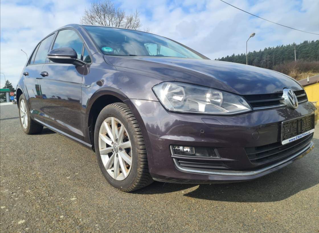 Volkswagen - Golf