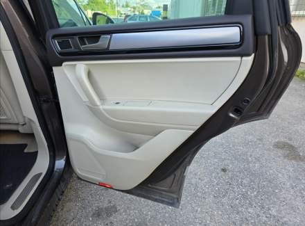 Volkswagen - Touareg