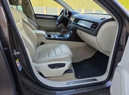 Volkswagen - Touareg