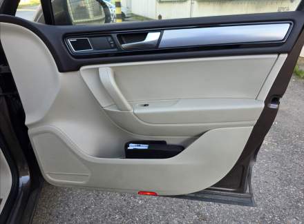 Volkswagen - Touareg