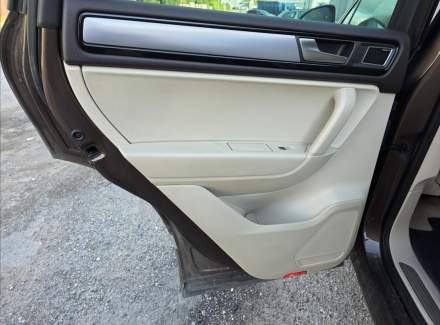 Volkswagen - Touareg