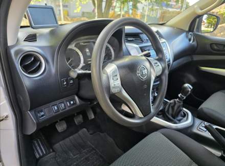Nissan - Navara