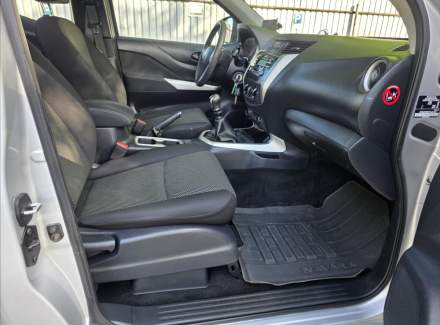 Nissan - Navara