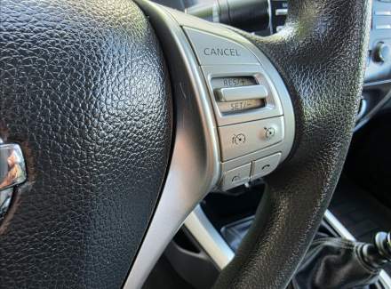 Nissan - Navara