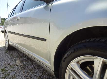 Toyota - Avensis