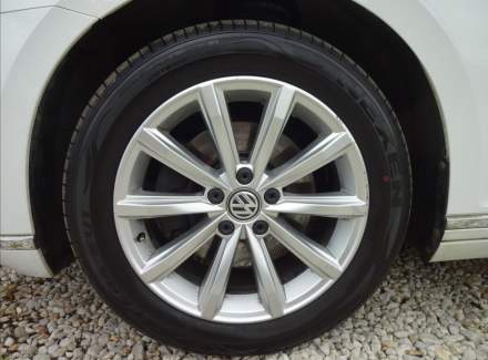 Volkswagen - Passat