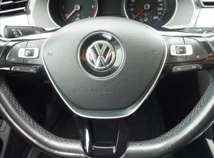 Volkswagen - Passat