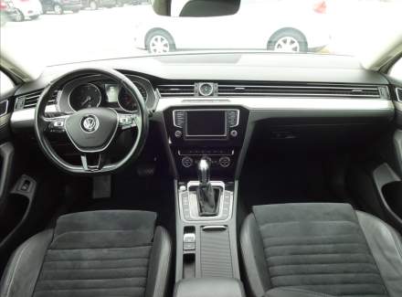 Volkswagen - Passat