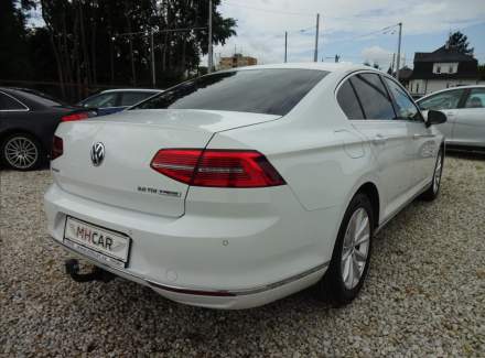 Volkswagen - Passat