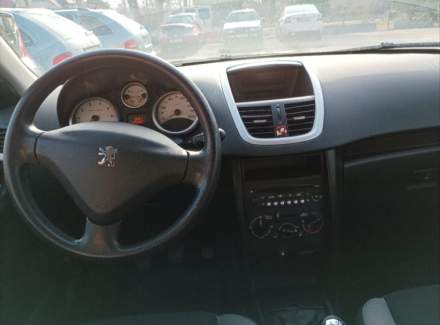 Peugeot - 207