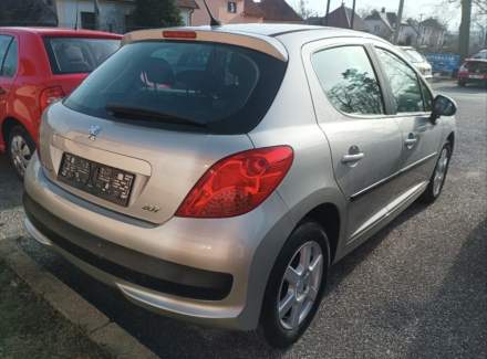 Peugeot - 207
