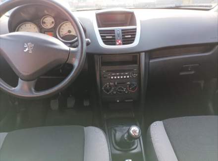 Peugeot - 207