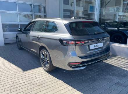 Volkswagen - Passat
