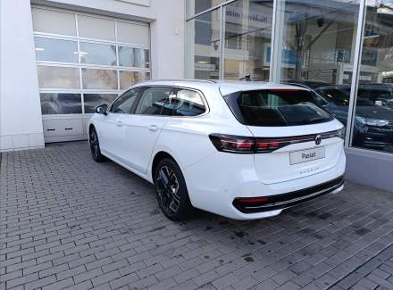 Volkswagen - Passat