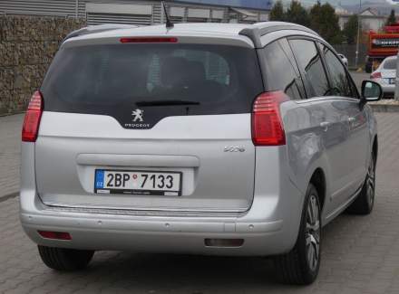 Peugeot - 5008