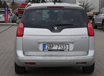 Peugeot - 5008