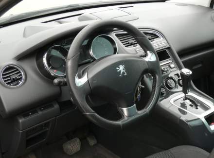 Peugeot - 5008