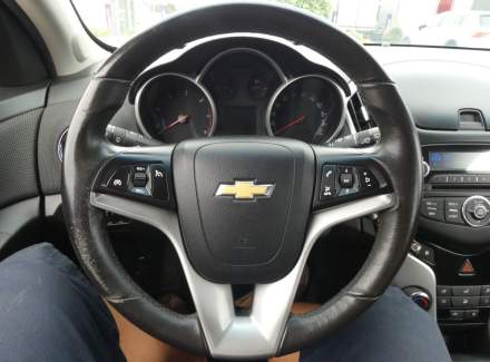Chevrolet - Cruze