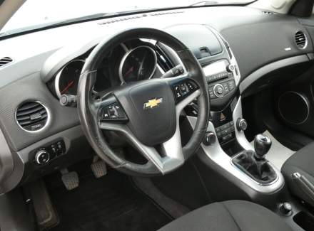 Chevrolet - Cruze