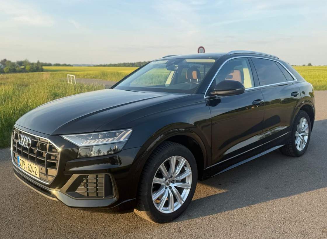 Audi - Q8