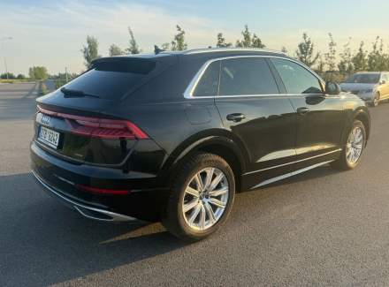 Audi - Q8