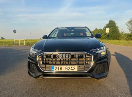 Audi - Q8