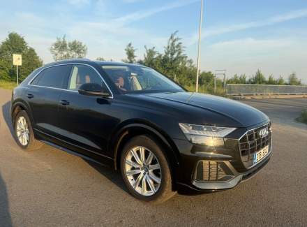 Audi - Q8