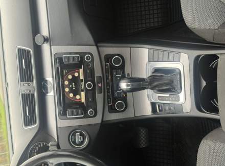 Volkswagen - Passat