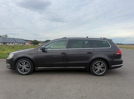 Volkswagen - Passat