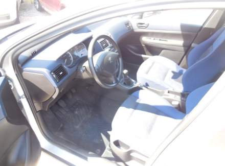 Peugeot - 307
