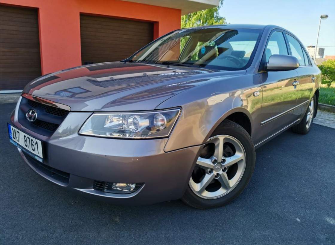 Hyundai - Sonata